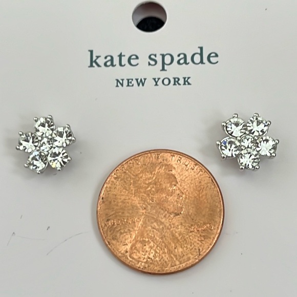 Beatiful Kate Spade CZ Flower Studs - NWT - Picture 4 of 10